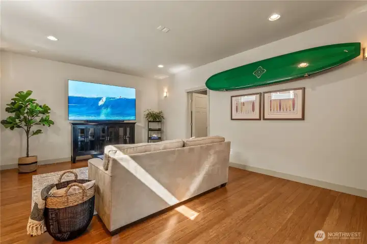 Theater room or fourth bedroom, you decide. Theater room or fourth bedroom, you decide.