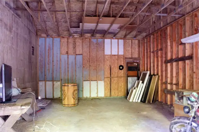 Garage interior view.