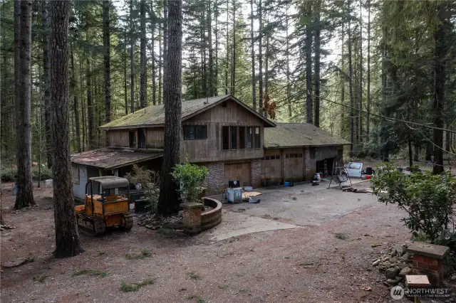 There's lots of room to improve the current home or start over with your own plans, bring your tools or a contractor to make a beautiful Estate with your own creek.
