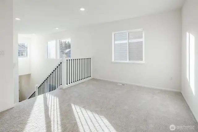 Versatile upstairs loft