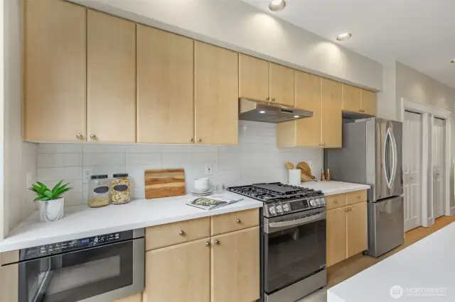 Elegant Neutral Tile Backsplash with a Luxe Finish