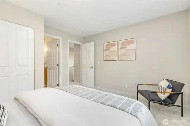 Second Bedroom with Private En Suite Bathroom