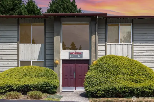 Welcome to this cozy ground-floor 1-bedroom, 1-bath condo in the peaceful On the Green community!