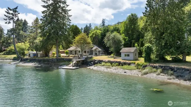 Resting on 300+ feet of Mayo Cove waterfront, watch the tides roll in and out!
