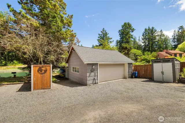 Garage with 500 gallon propane tank