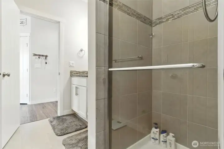 First floor 3/4 bath