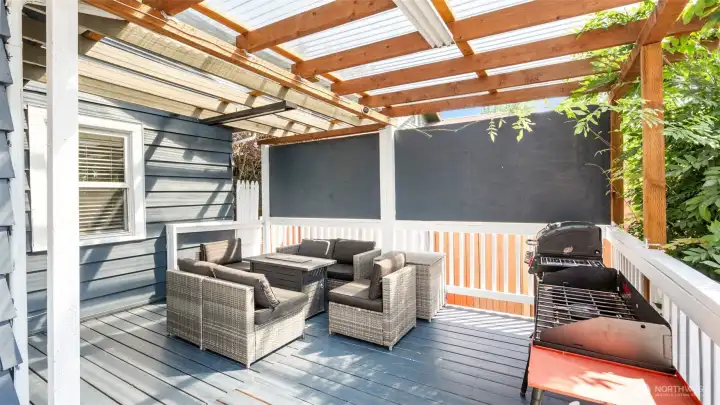 Large attached patio (Backyard)