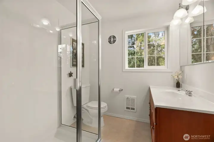 Upper level bath.