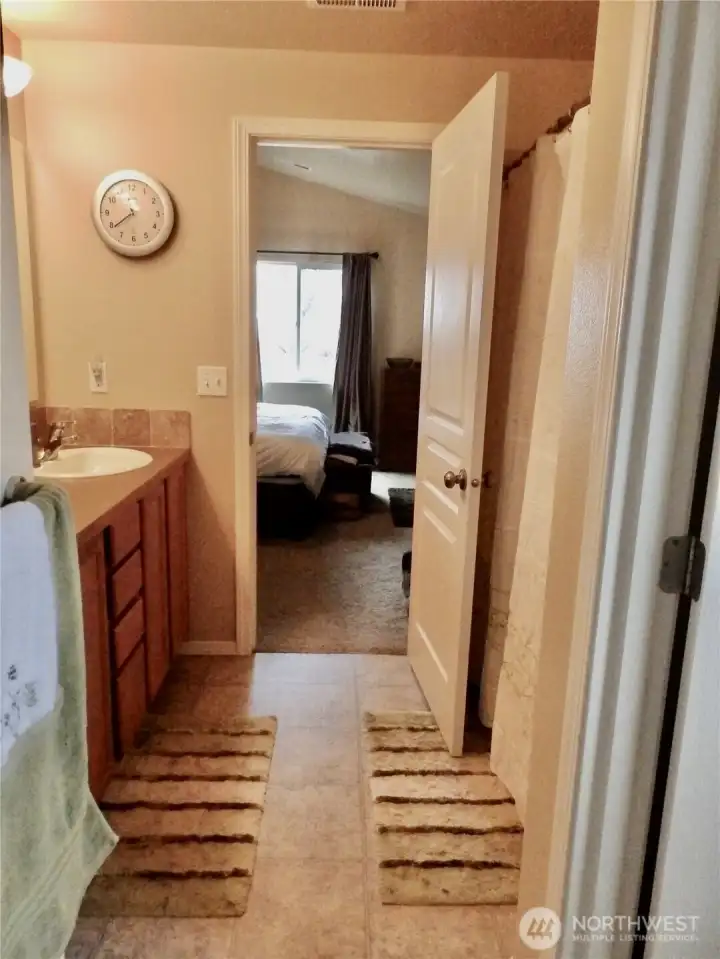 Primary Ensuite (photo taken prior to tenant occupancy)