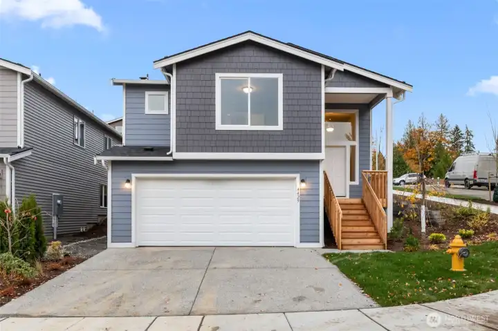 Photographs are for illustrative purposes only. Features, finishes, interior/exterior colors, landscaping and floorplan shown may vary from actual homes built.