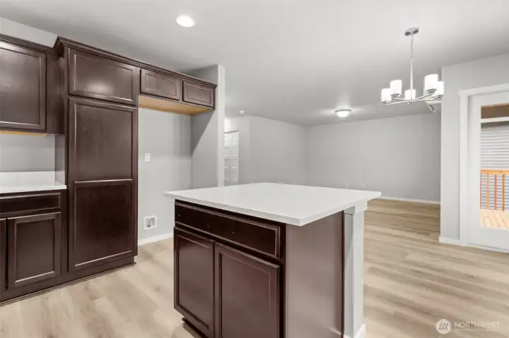 Photographs are for illustrative purposes only. Features, finishes, interior/exterior colors, landscaping and floorplan shown may vary from actual homes built.