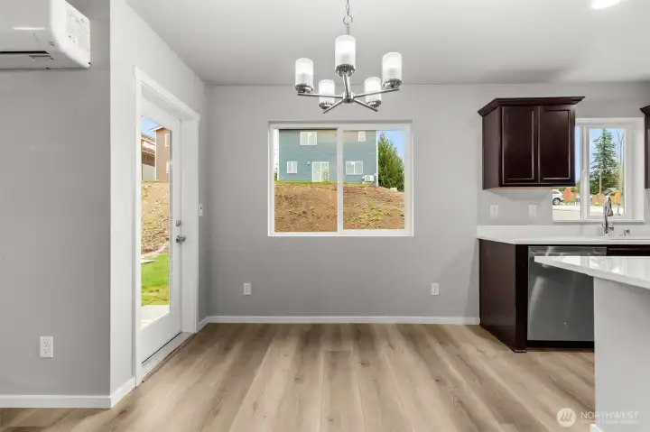 Photographs are for illustrative purposes only. Features, finishes, interior/exterior colors, landscaping and floorplan shown may vary from actual homes built.