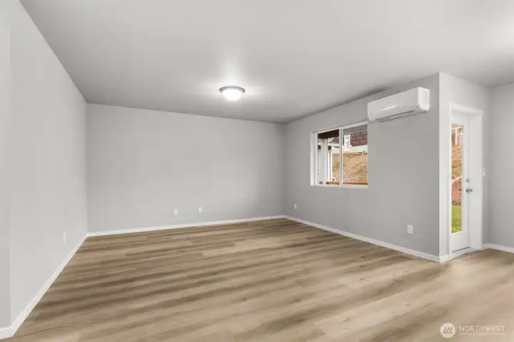 Photographs are for illustrative purposes only. Features, finishes, interior/exterior colors, landscaping and floorplan shown may vary from actual homes built.