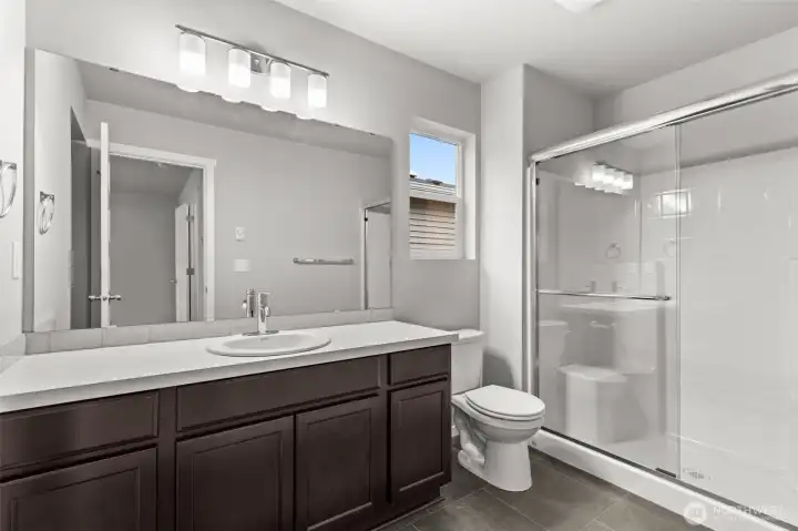 Photographs are for illustrative purposes only. Features, finishes, interior/exterior colors, landscaping and floorplan shown may vary from actual homes built.