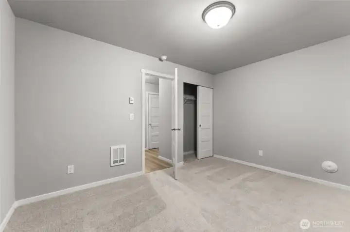 Photographs are for illustrative purposes only. Features, finishes, interior/exterior colors, landscaping and floorplan shown may vary from actual homes built.