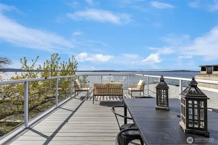 Spacious rooftop deck for entertaining!