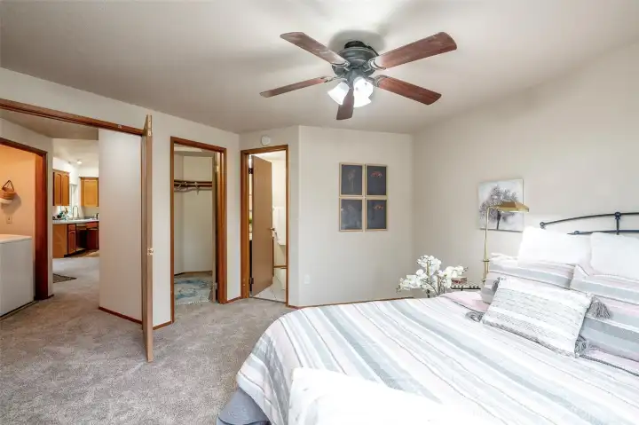 Primary w/ensuite and walk in closet.