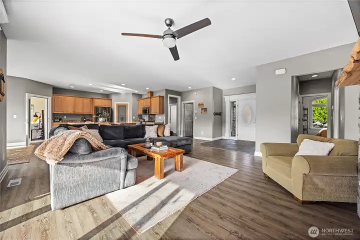 Open main living area is spacious & bright