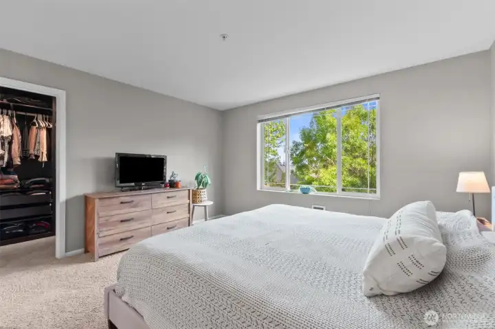 Spacious primary suite on top floor offers mountain views, walk in closet with custom built-ins and en-suite bath. Spacious primary suite on top floor offers mountain views, walk in closet with custom built-ins and en-suite bath.
