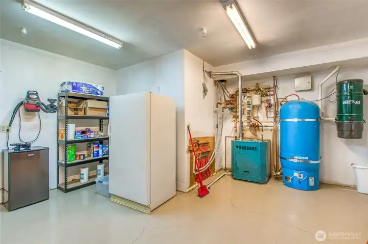 Large mechanical room Large mechanical room
