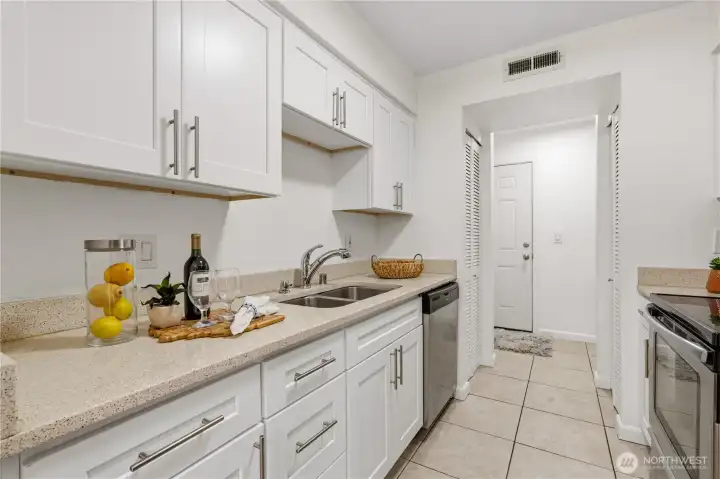 Kitchen is connected to the dining room. Kitchen is connected to the dining room.