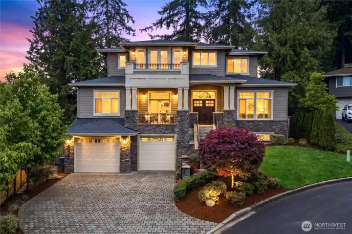 West Bellevue John Buchan (completed in 2020) Resale, better than newPrivately situated on a quiet cul-de-sac
