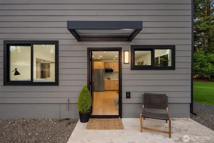 Brand new fully permitted 1 bedroom ADU with separate entrance and parking.