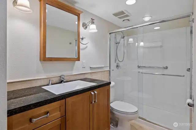 Updated 3/4 bath with tub-size shower