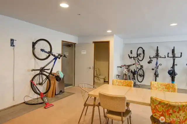 Commuity room
