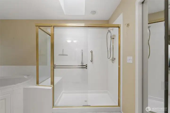 Primary shower