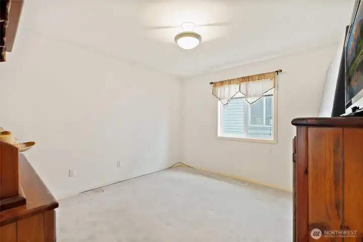 2nd bedroom