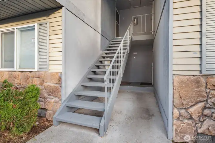 Entrance to all 4 units