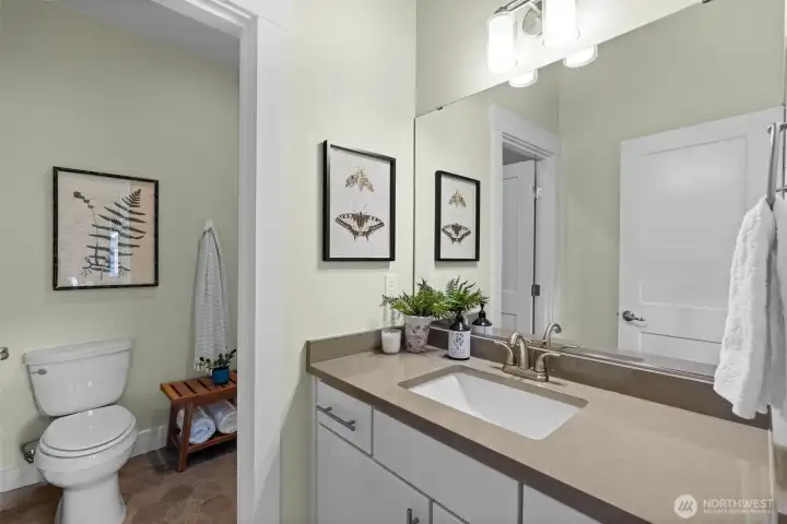 Main-level bath with clean, modern design