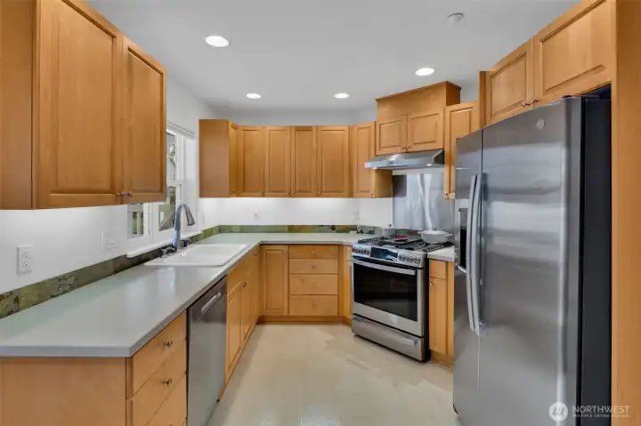 2025 new appliances including gas range