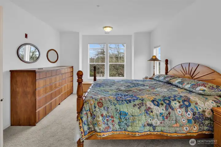 Extra storage & seating under the window