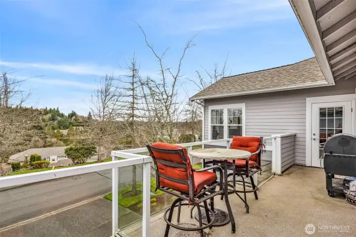 Seasonal views of Cascades