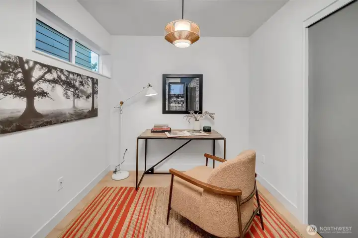 Flex room adjacent to the primary—ideal for work-from-home setup, nursery, hobby space or expanded wardrobe area.