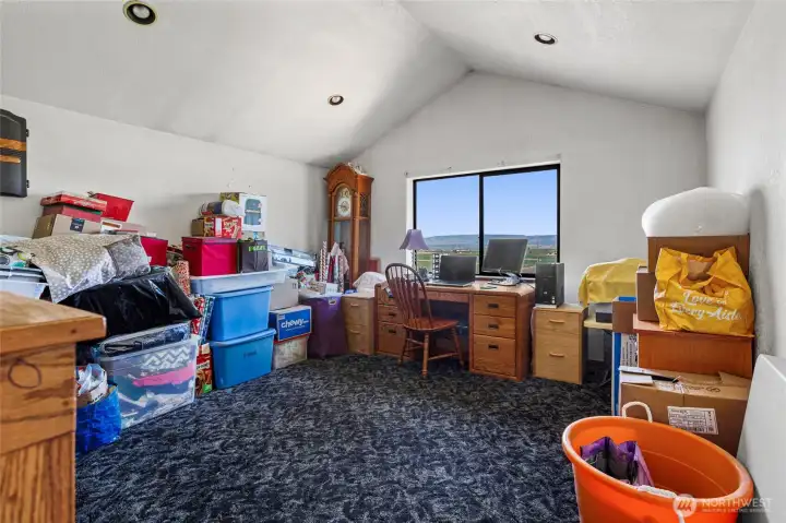 Upstairs Loft (1)