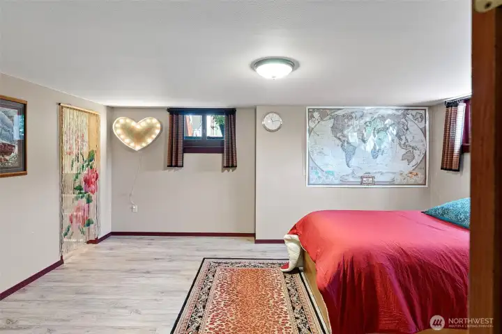 2nd downstairs bedroom