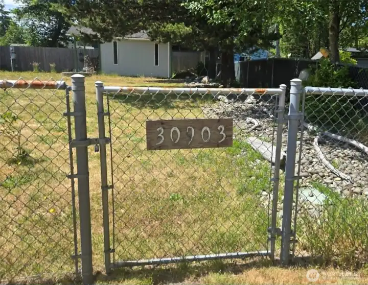Man Gate Man Gate