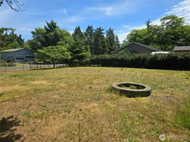 Yard has sprinkler System Yard has sprinkler System