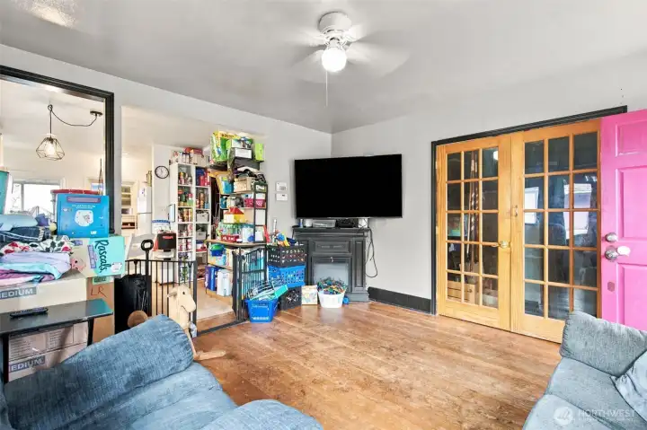 Bonus den conveniently located off living area