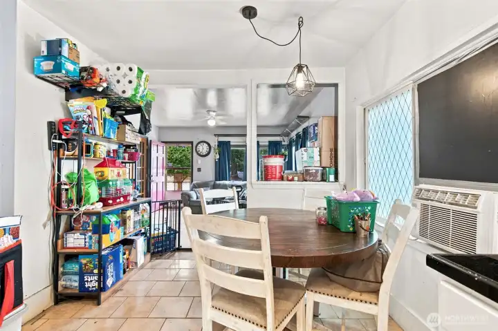 Great flow from kitchen to living room