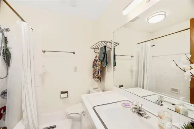 5007 Full Bath-
