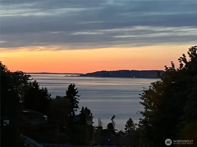 Beautiful sunsets (even looking north!)