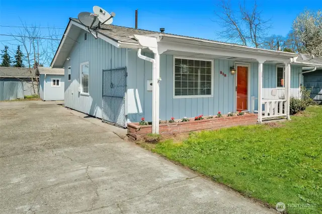 Just the right size for low-maintenance living—no wasted space, just cozy, functional vibes. Perfect for one or two people who want a home base near parks, coffee, shopping, and weekend adventures. Simplify life without giving up location.