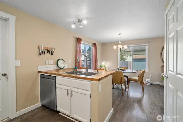1412 Kitchen island