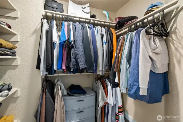 1412 Walk in closet