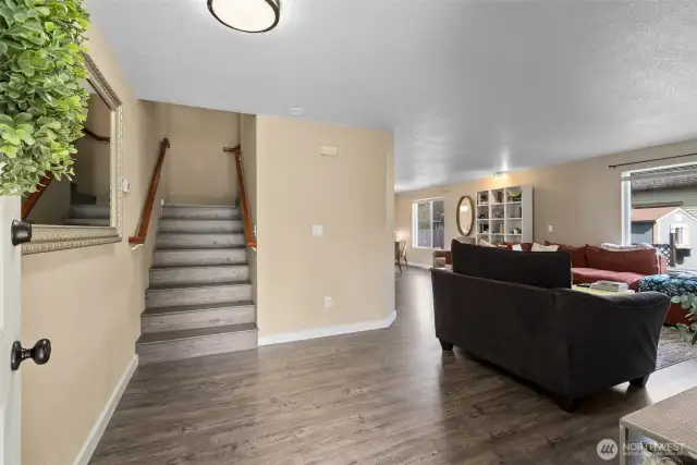 1412 Entryway