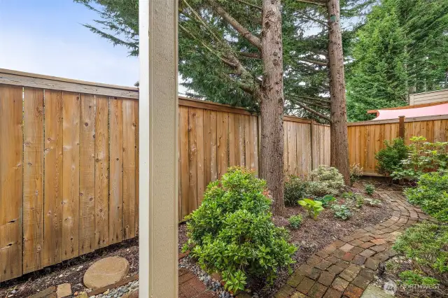 Private and fenced back patio area.